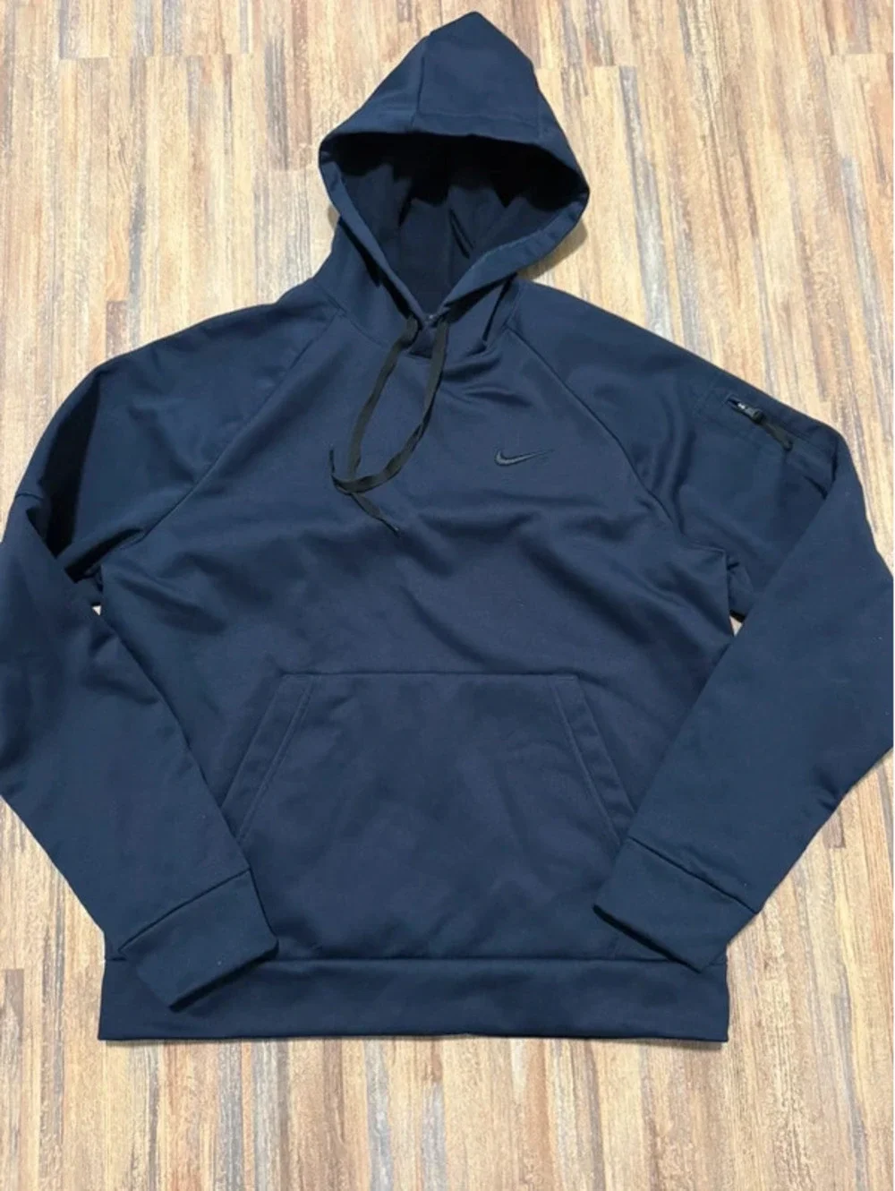 Nike navy men’s hoodie size medium